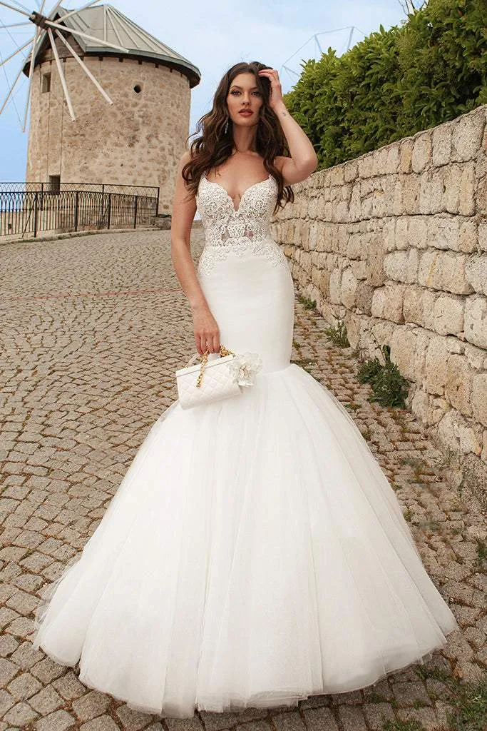 Decorators White Wedding Dress
