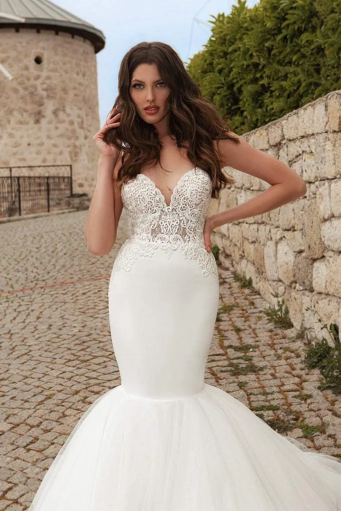 Decorators White Wedding Dress